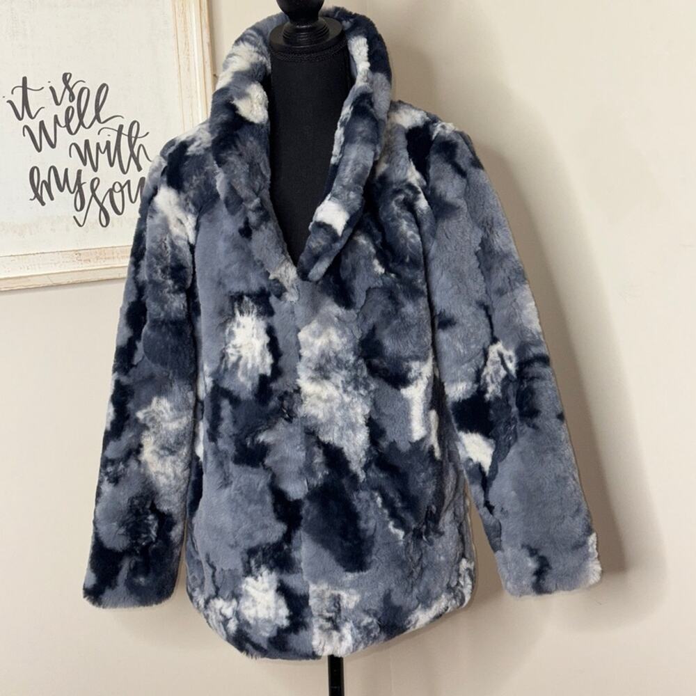 Rebecca Elliot Women’s Blue White Faux Fur Coat Size S